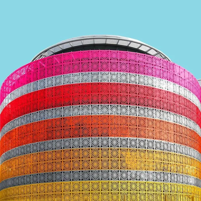 I Got Bored By The Gray Cityscape Of Berlin, So I Started To Colorize Buildings With Photoshop