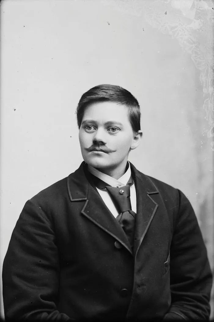 Norwegian Suffragist And Photographer Marie Høeg Played With Gender Roles In The Studio