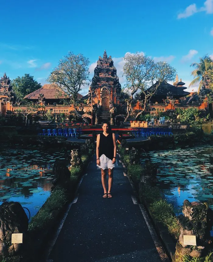 Point 99 // Pura Taman Saraswati // Indonesia