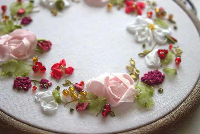 I Create Small Scenes From Nature Using Needle And Thread