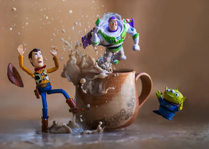 I Photograph "Toy Stories" By Creating Special Effects In Real Time