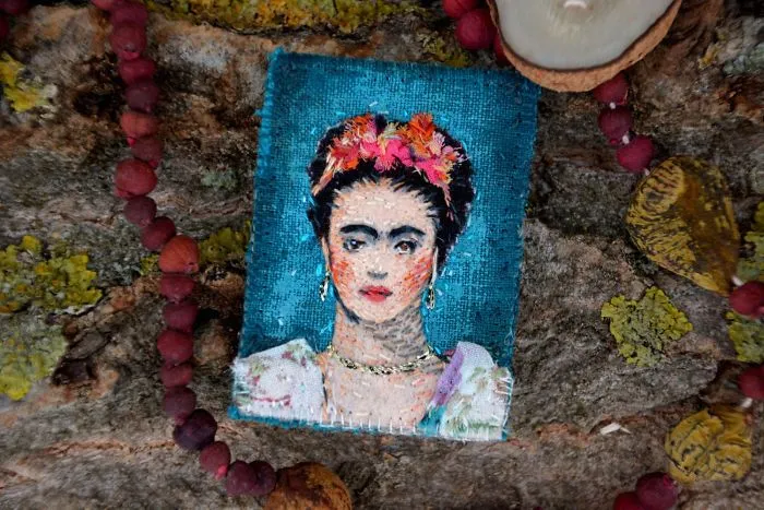 I Found Amazing Thread Painted Animals On Brooches By Russian Artist