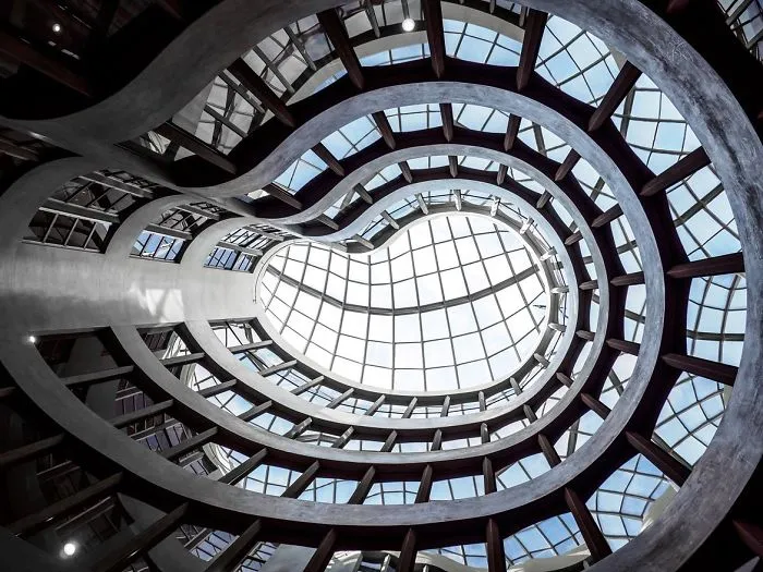 I Travel To See Spiral Staircases, Here Is What I Found In Barcelona