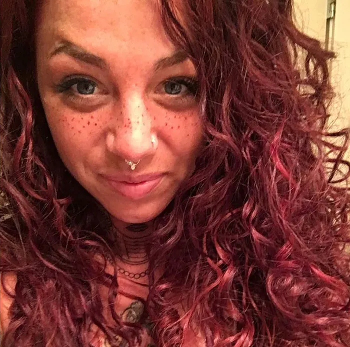 Tattooing Freckles On Your Face Is The New Beauty Craze, And They Look Surprisingly Beautiful