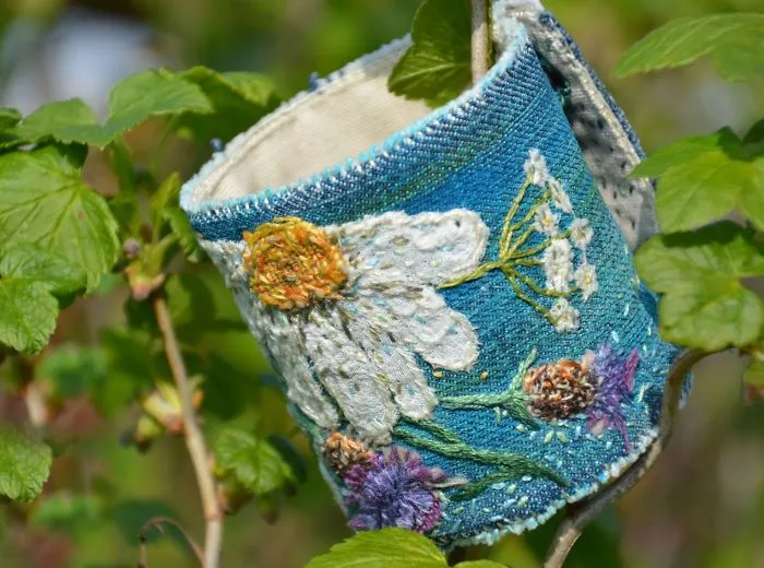 I Found Amazing Thread Painted Animals On Brooches By Russian Artist