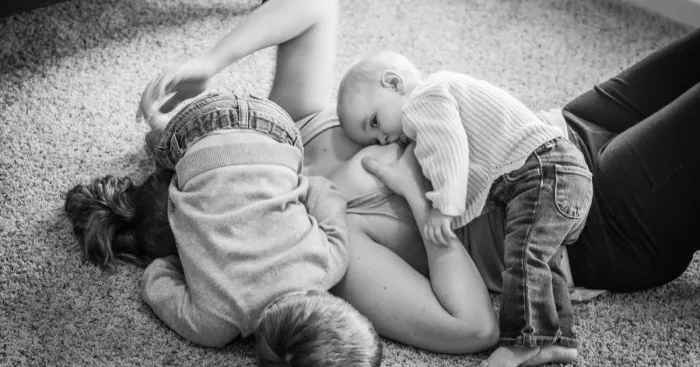 I Created A Photo Series Celebrating Mom's Who Agree That "Fed Is Best"