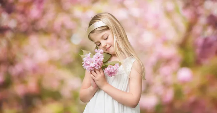I Photograph Children Outdoors To Showcase Great Britain's Incredible Colourful Seasons