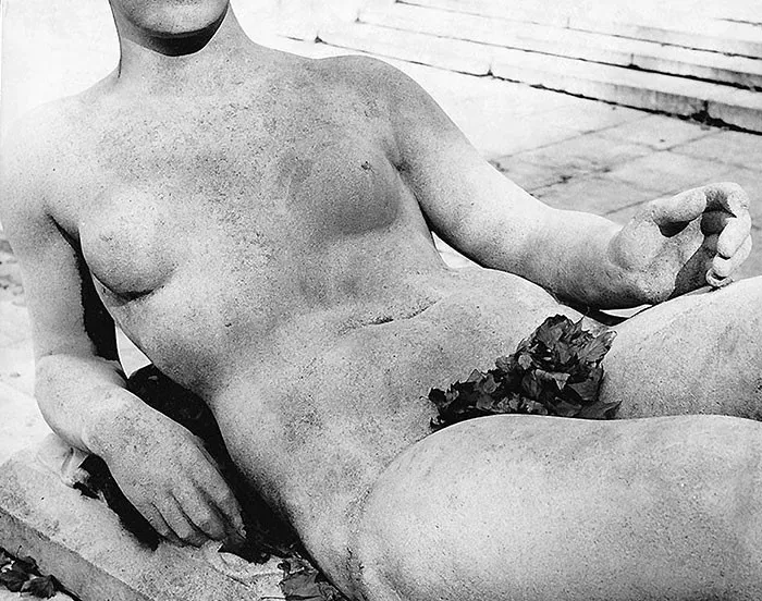68 Humorous Street Photos From 1950s France By René Maltête