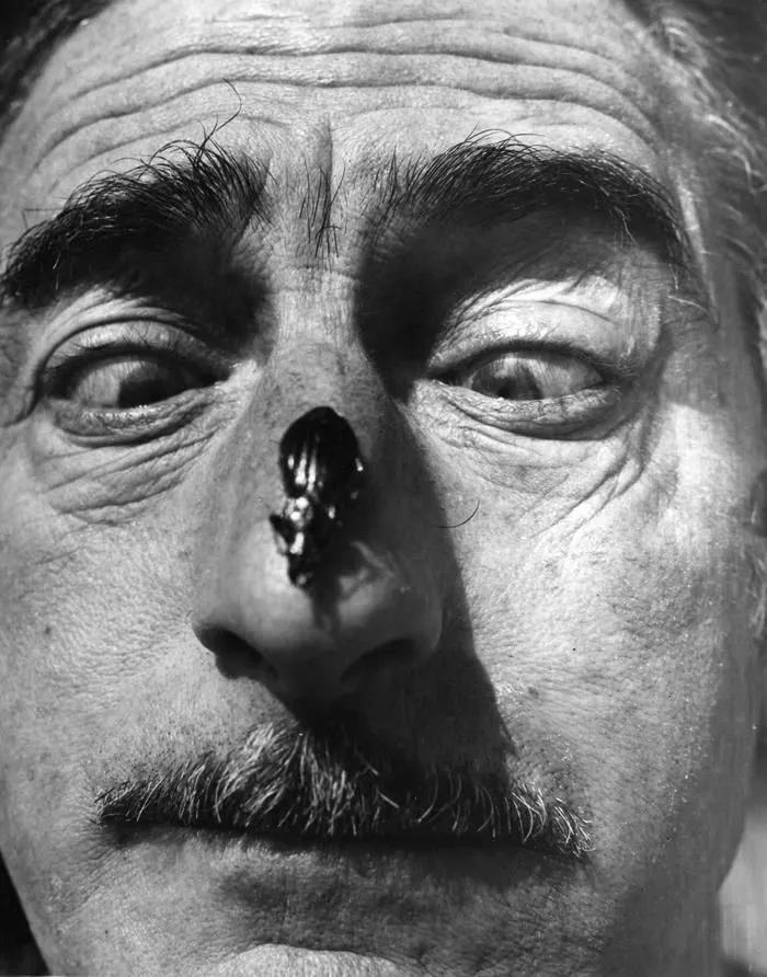 10+ Divertidas fotografías urbanas de la Francia de los años 50, por René Maltête