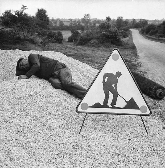 68 Humorous Street Photos From 1950s France By René Maltête