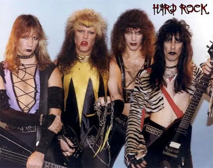 38 Extrañas fotos de bandas metaleras tan horribles que son geniales
