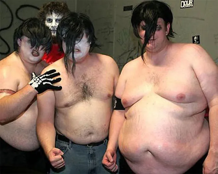 38 Extrañas fotos de bandas metaleras tan horribles que son geniales