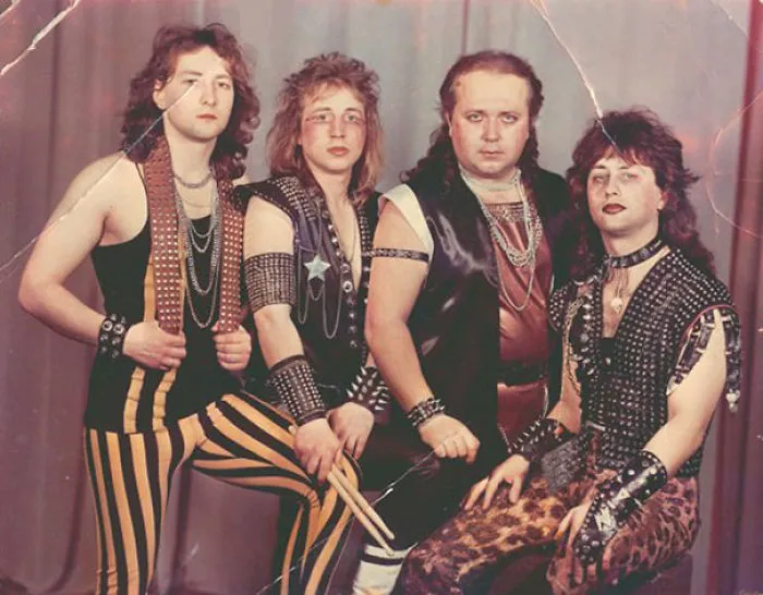 37 Awkward Metal Band Photos That Are So Bad They're Good