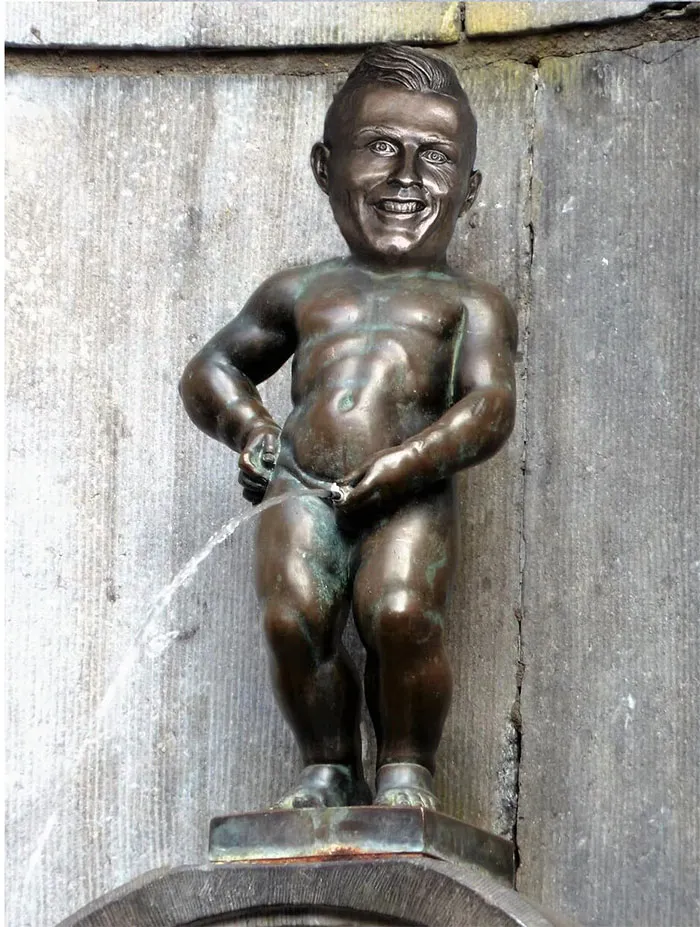 112 Of The Funniest Reactions To Cristiano Ronaldo's New Statue (Add Yours)