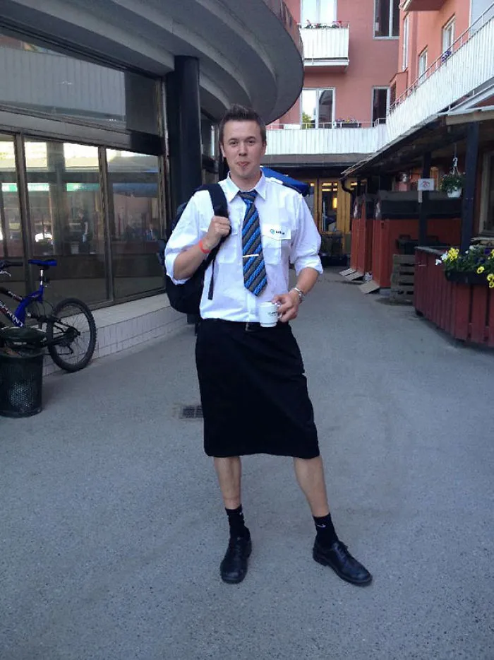 Arriva Has Banned Shorts As A Part Of Their Uniform, Offering Only Pants Or Skirts Regardless Of Weather