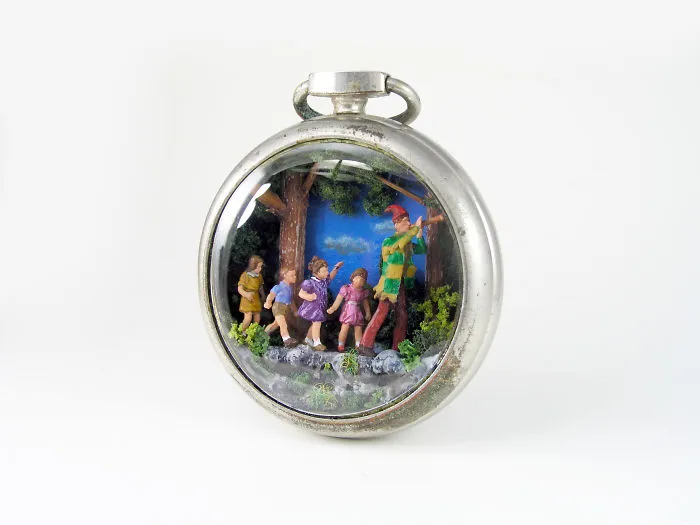 I Make Entire Miniature Worlds Inside Pieces Of Jewelry