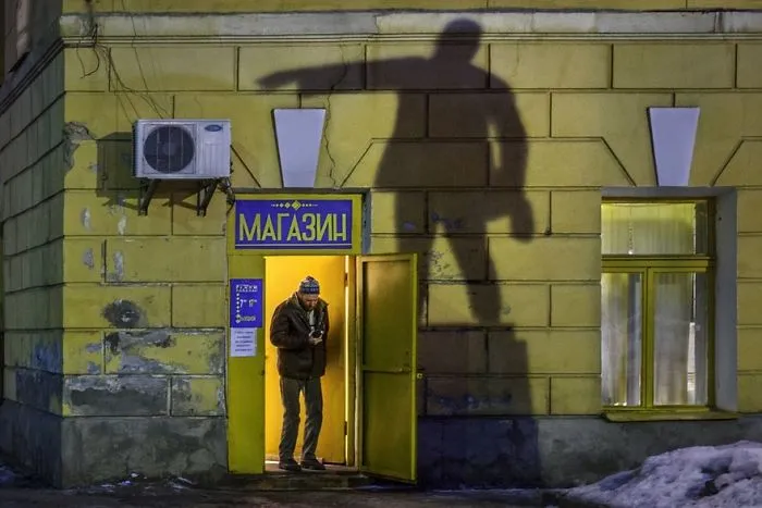 170 Honest Pictures Of Russia You'll Never See On Postcards By Street Photographer Alexander Petrosyan