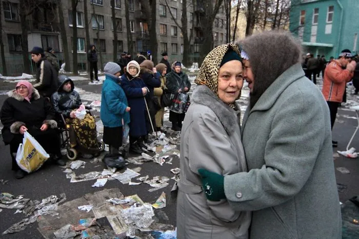170 Honest Pictures Of Russia You'll Never See On Postcards By Street Photographer Alexander Petrosyan