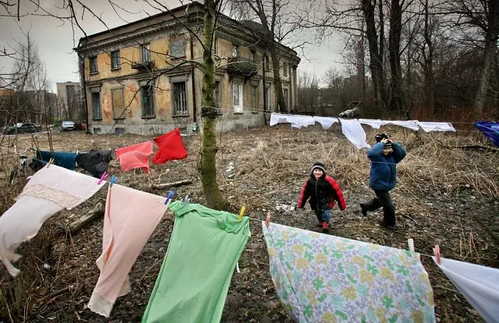 170 Honest Pictures Of Russia You'll Never See On Postcards By Street Photographer Alexander Petrosyan