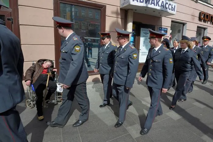 170 Honest Pictures Of Russia You'll Never See On Postcards By Street Photographer Alexander Petrosyan