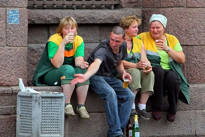 170 Honest Pictures Of Russia You'll Never See On Postcards By Street Photographer Alexander Petrosyan