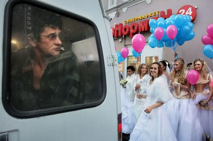 170 Honest Pictures Of Russia You'll Never See On Postcards By Street Photographer Alexander Petrosyan