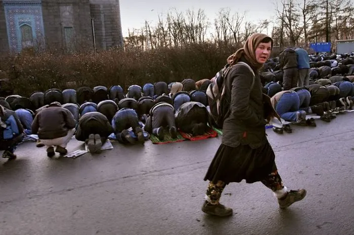 170 Honest Pictures Of Russia You'll Never See On Postcards By Street Photographer Alexander Petrosyan