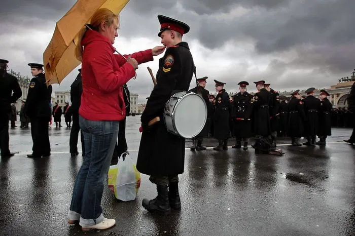 170 Honest Pictures Of Russia You'll Never See On Postcards By Street Photographer Alexander Petrosyan