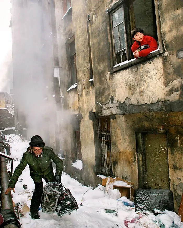 170 Honest Pictures Of Russia You'll Never See On Postcards By Street Photographer Alexander Petrosyan