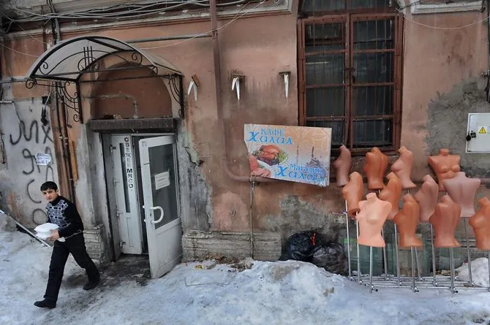 170 Honest Pictures Of Russia You'll Never See On Postcards By Street Photographer Alexander Petrosyan