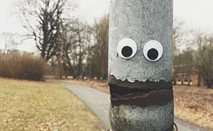 Some Hero Is Putting Googly Eyes On Miserable Objects, And His Photos Are Going Viral