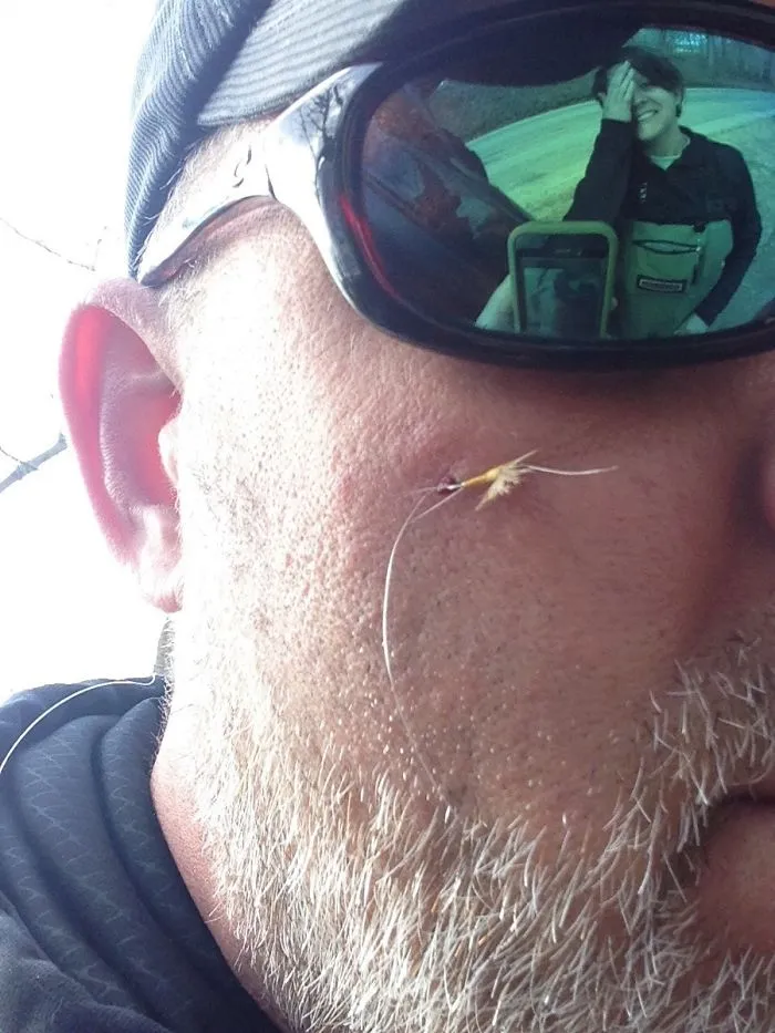 Mi amigo se llevó a su novia a pescar con mosca y...