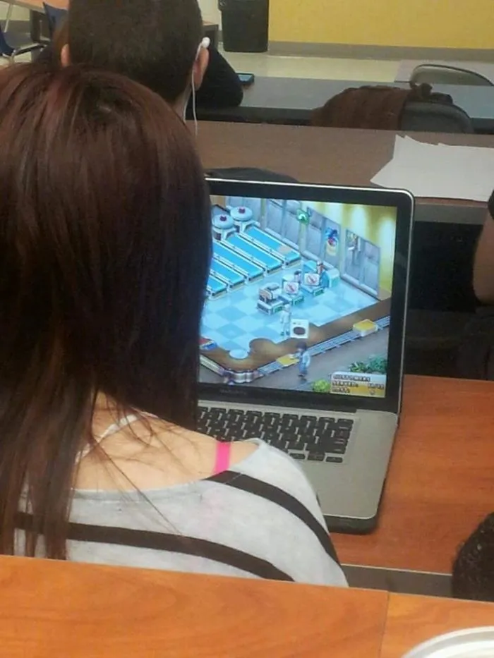 There's An Irony In Ignoring Your College Professor's Lecture To Play A Game Where You Serve Fast-Food To People For Fun