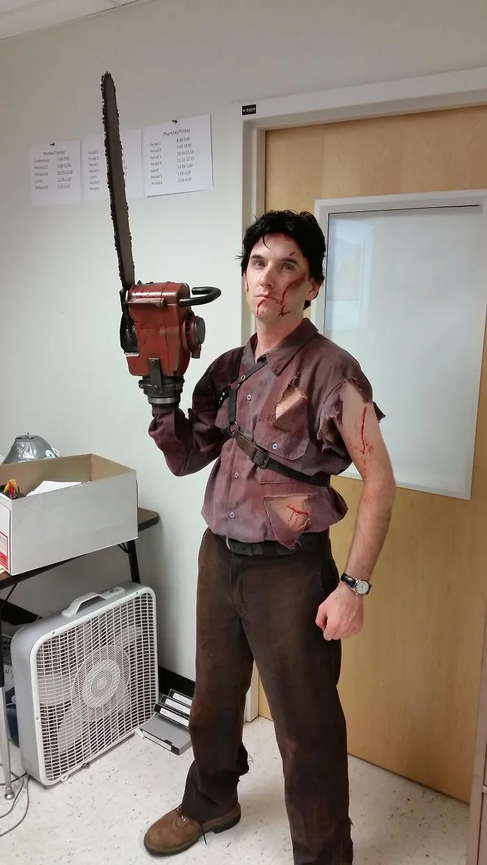 Mi profesor de ingeniería se hace sus disfraces a mano