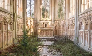 I Photographed Abandoned Houses Of God