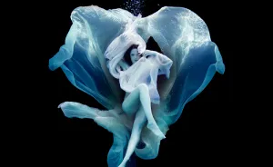 This Photographer Creates Magic Underwater With His "Fire In The Sky" Series
