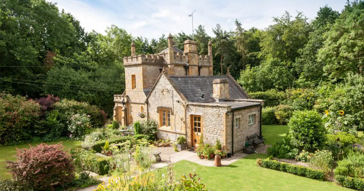 El castillo más pequeño de Inglaterra está a la venta y no cuesta más que un piso mediano en Londres