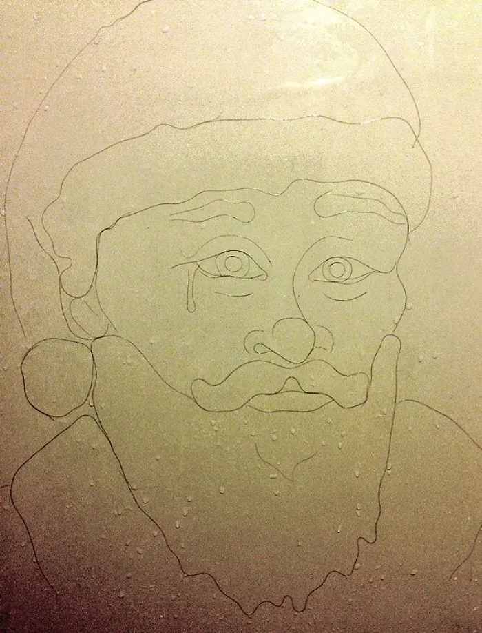 This Girl Accidentaly Created A "Drawing" Using Her Shower Hair, And Now She Can't Stop