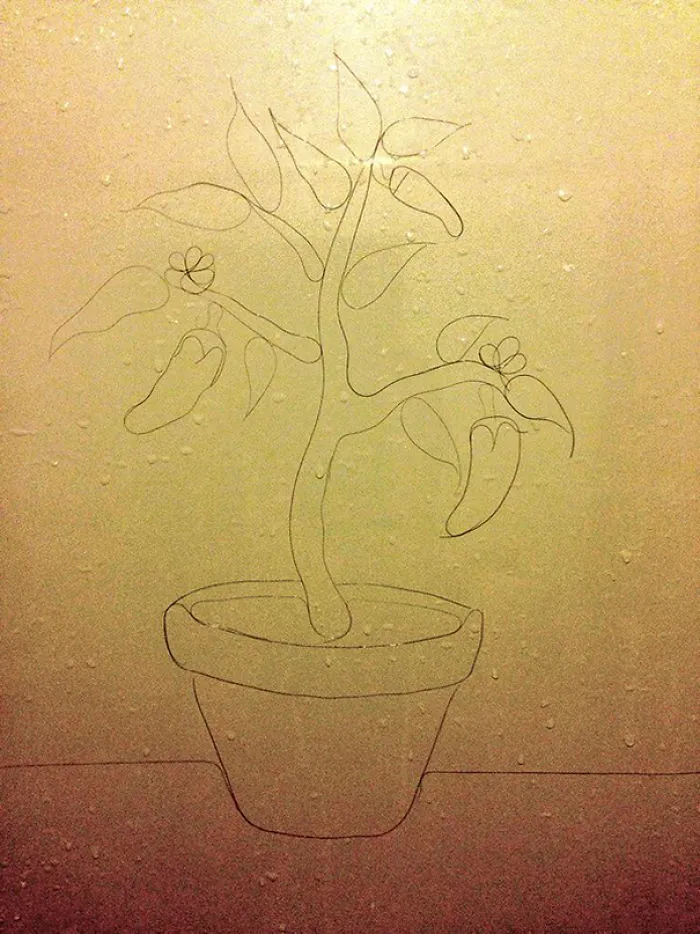 This Girl Accidentaly Created A "Drawing" Using Her Shower Hair, And Now She Can't Stop