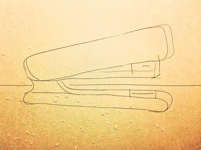 This Girl Accidentaly Created A "Drawing" Using Her Shower Hair, And Now She Can't Stop