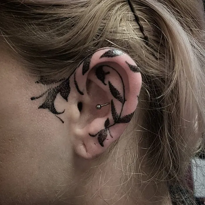 La tendencia de los tatuajes en el hélix está conquistando instagram, y tú también querrás uno cuando lo veas