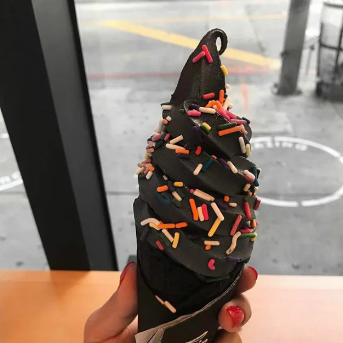 Al fin ha llegado el helado negro, tan oscuro como tu alma