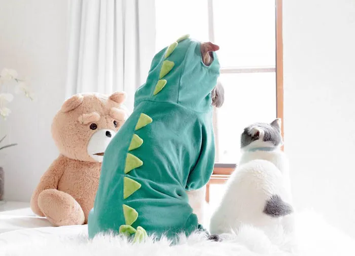 This Shar Pei Is Best Friends With A Cat, And Their Photos Are Just Too Adorable