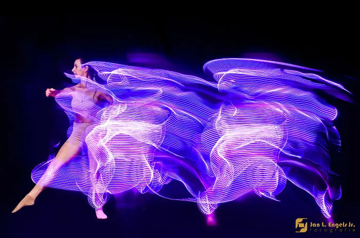 Balled Project: I Show The Movement Of Ballet Dancers With Long Exposure Photography
