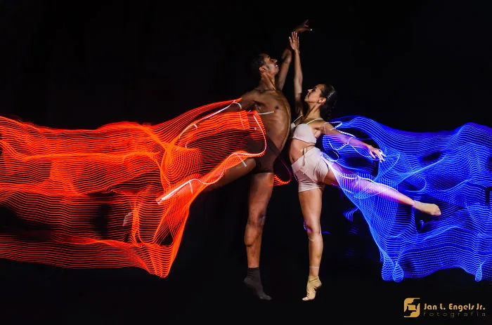 Balled Project: I Show The Movement Of Ballet Dancers With Long Exposure Photography