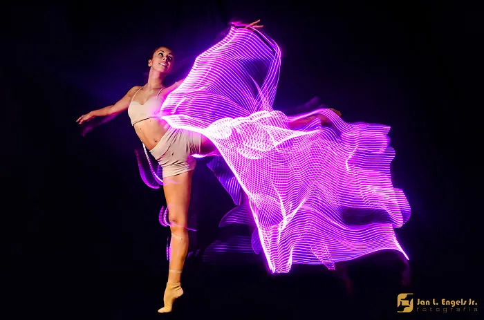 Balled Project: I Show The Movement Of Ballet Dancers With Long Exposure Photography