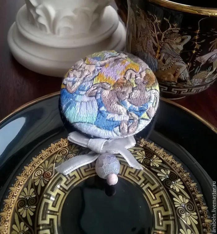 Russian Artist Anna Fedorenko Creates Tiny Replicas Of Paintings Using Embroidery