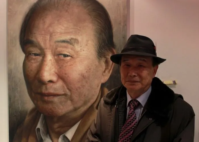 Giant Hyperrealistic Portraits By South Korean Artist Joongwon Jeong