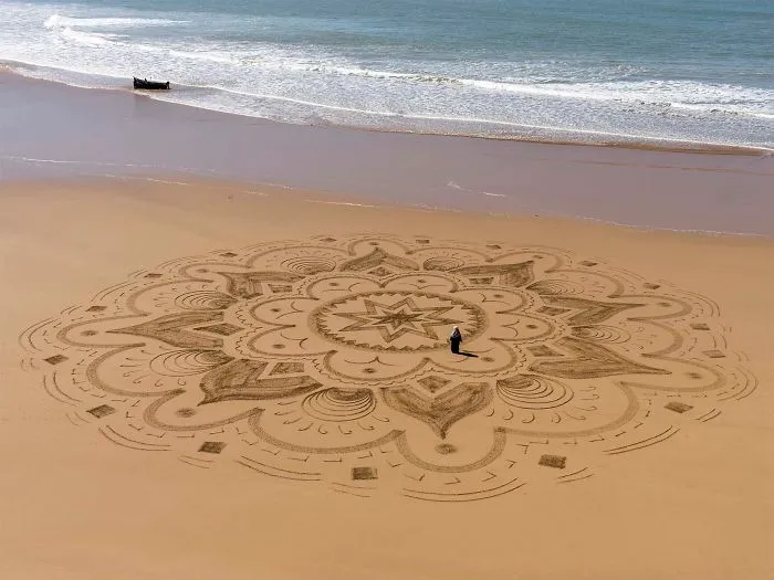 I Create Beach Art Inspired By Arabic Designs And Patterns