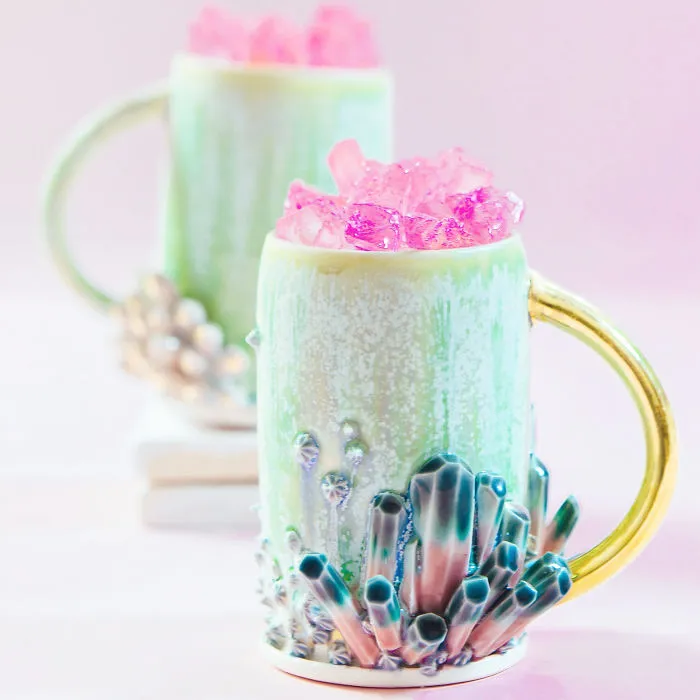 Self-Taught Artist Makes Dazzling Coffee Mugs Which Belong In Art Galleries